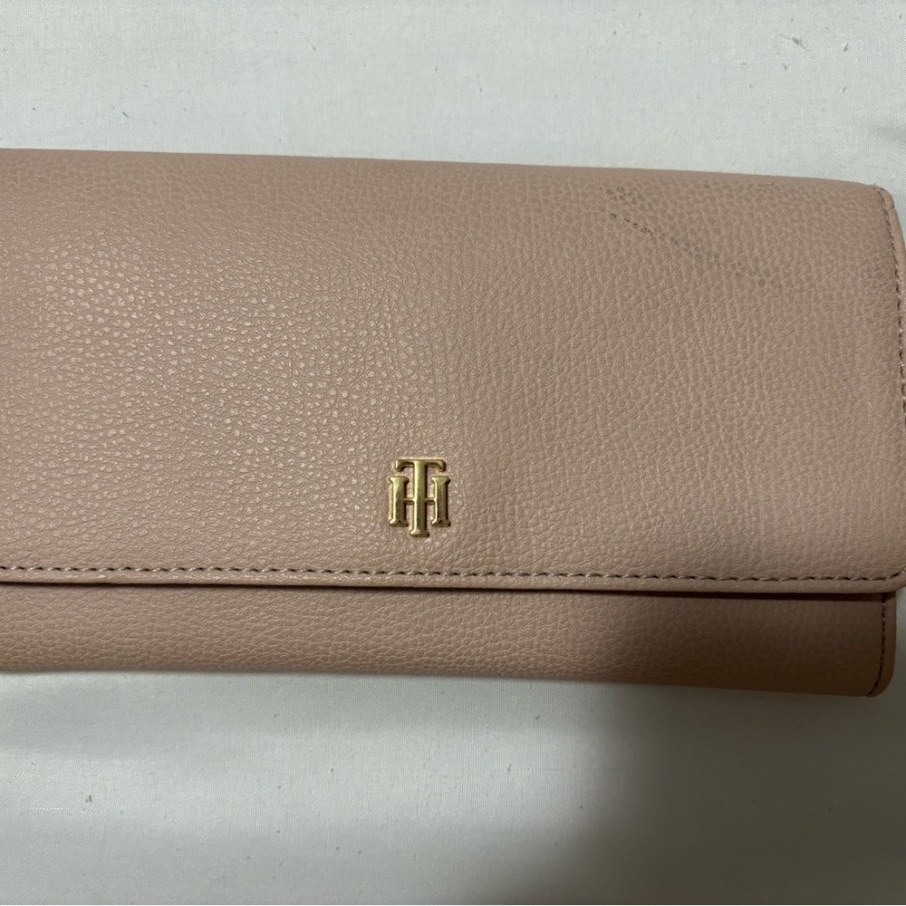 Tommy Hilfiger Pink Wallet Pebbled Leather
